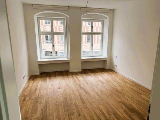 Charmante 3 Zimmer Wohnung, 136m², Terrasse, Gäste WC im Neubau BADERHOME
