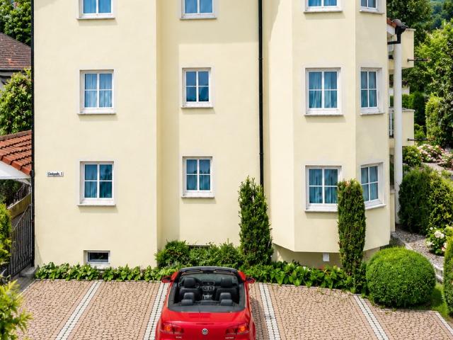 Charmante 3 Zimmer Wohnung im mediterranen 6 Familien Haus
