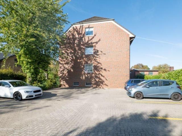 Charmante 3 Zimmer Wohnung im Souterrain mit großzügiger Terrasse in in zentraler Lage von Stade!