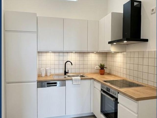 Charmante 3 Zimmer Wohnung in bester Lage Stadtfeld Ost mit Badewanne, Dusche & optionaler EBK