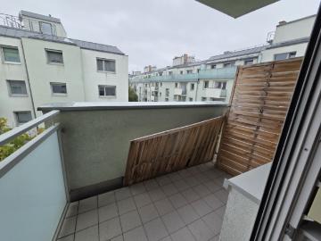 Charmante 3 Zimmer Wohnung mit Balkon in 1140 Wien – jetzt mieten!