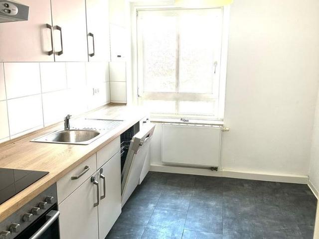 Charmante 3 Zimmer Wohnung mit Balkon und EBK im Lutherviertel
