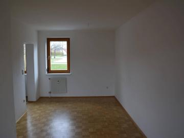 Charmante 3 Zimmer Wohnung mit Balkon und Parkplatz in 1. Etage Provisionsfrei