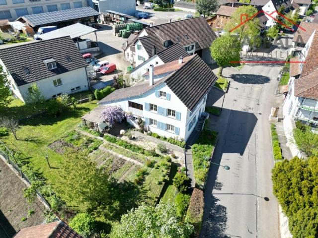 Charmante 3 Zimmer Wohnung mit grossem Garten in Biel Benken BL