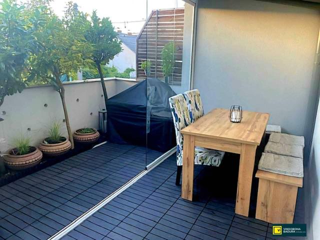 Charmante 3 Zimmer Wohnung mit Loggia & Balkon in familienfreundlicher Lage