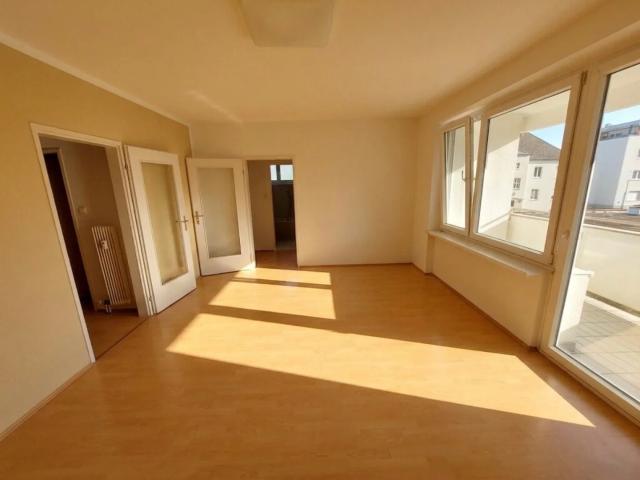 Charmante 3 Zimmer Wohnung mit Loggia und Gartennutzung in 4400 Steyr Ennsleite