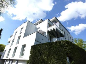 CHARMANTE 3 ZIMMER WOHNUNG MIT LOGGIA UND STELLPLATZ