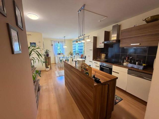 CHARMANTE 3 ZIMMER WOHNUNG MIT LOGGIA