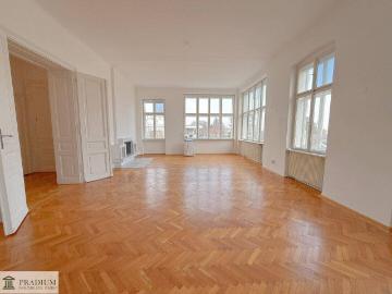 Schöffelstadt, 2340 - Parkplatz, Kamin