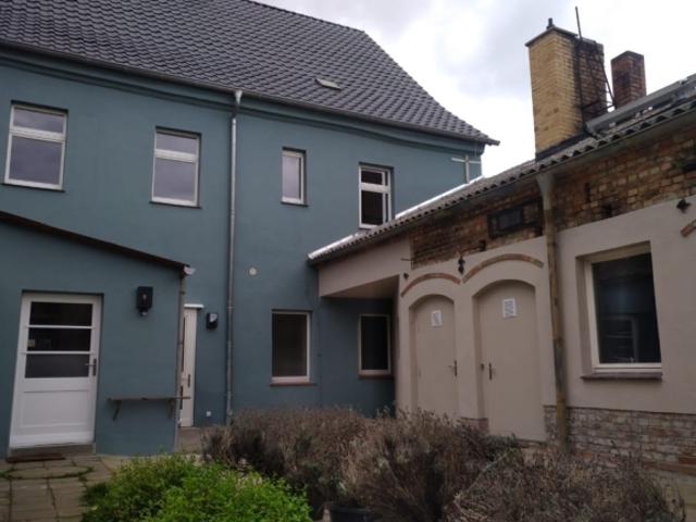 Charmante 3 Zimmer Wohnung mit Terrasse im sanierten Altbau