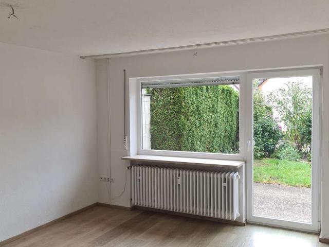 Charmante 3 Zimmer Wohnung mit Terrasse und Garten in Augsburg Oberhausen befristet zu vermieten