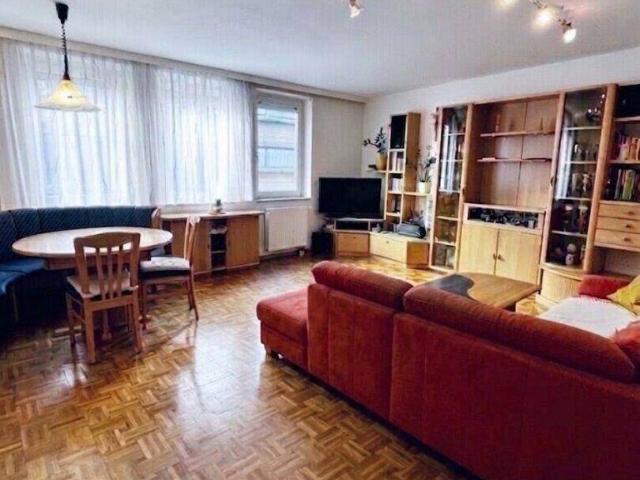 Charmante 3 Zimmer Wohnung mit Tiefgaragenplatz im Herzen des 7. Bezirks
