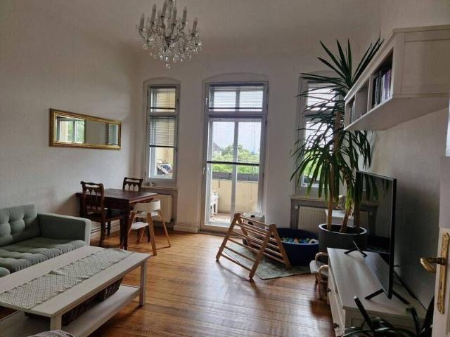 Charmante 3 Raum Altbauwohnung mit Balkon