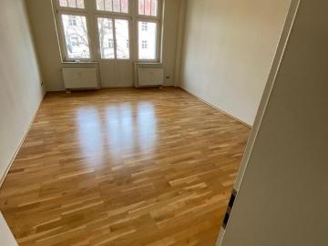 Charmante 3 Raum Wohnung mit 2 Balkonen Nähe Großer Garten