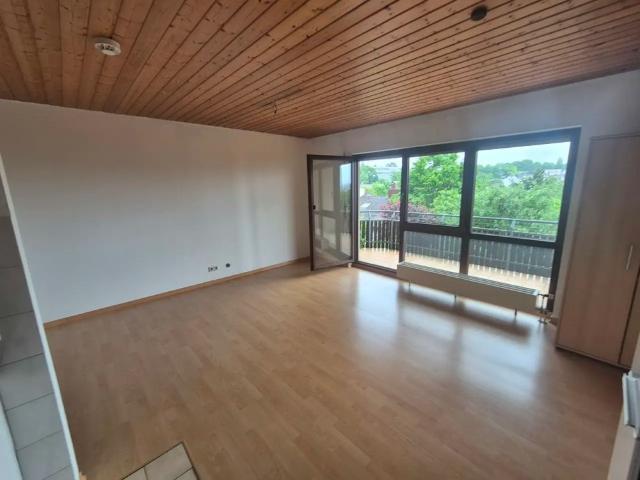 Charmante 1,5 Zimmer Wohnung mit Balkon im Herzen von Böbingen auf dem Galgenberg