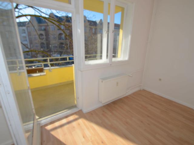 Charmante 1,5 Zimmer Wohnung im 3. OG mit Balkon in Schöneberg 6 Monaten 01.09.2026 28.02.2027