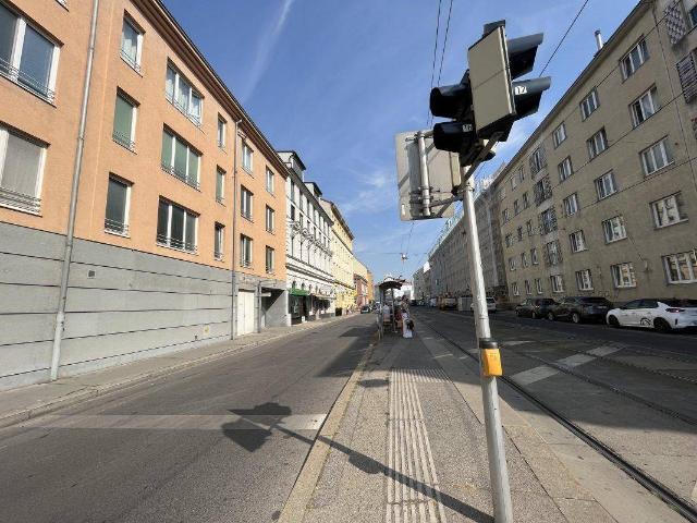 Charmante 1 Zimmer Dachgeschosswohnung mit Freifläche in Döbling!