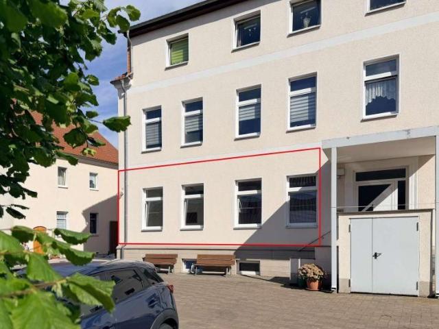 Charmante 1 Zimmer Wohnung im sanierten Altbau mit Einbauküche im Herzen von Langenweddingen