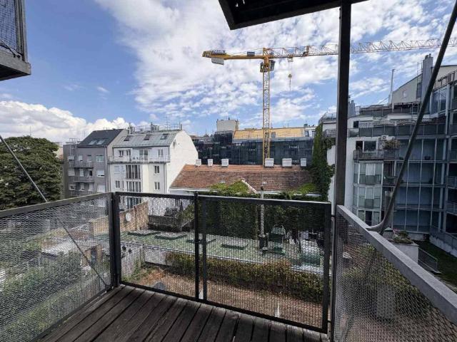 Charmante 1 Zimmer Wohnung mit Balkon sehr gute öffentliche Anbindung