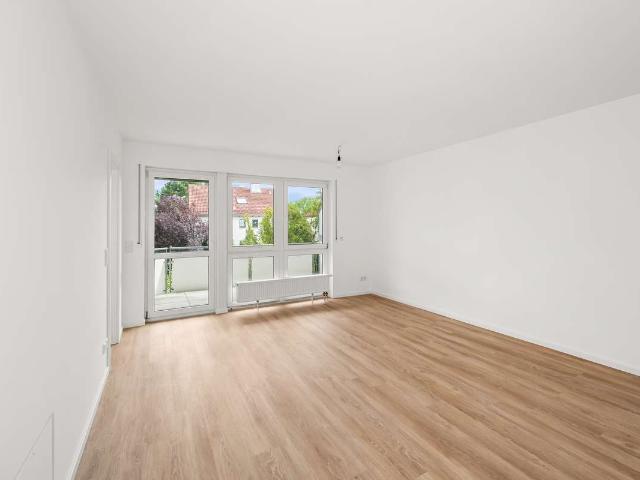 Charmante 1 Zimmer Wohnung mit großem Sonnenbalkon in schöner Lage von Fürth Burgfarrnbach