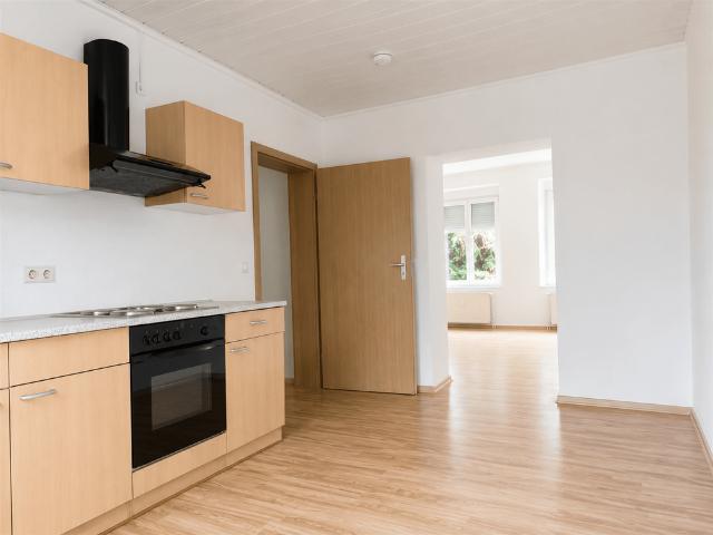Charmante 1 Zimmer Wohnung mit Einbauküche & Tageslichtbad in zentraler Lage
