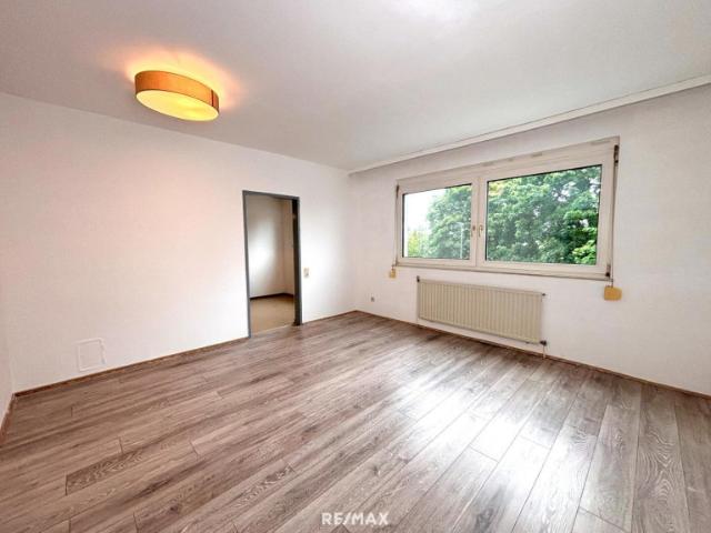 Charmante 1 Zimmer Wohnung mit separater Küche und Blick auf den grünen Innenhof in Hollabrunn
