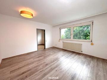 Charmante 1 Zimmer Wohnung mit separater Küche und Blick auf den grünen Innenhof in Hollabrunn