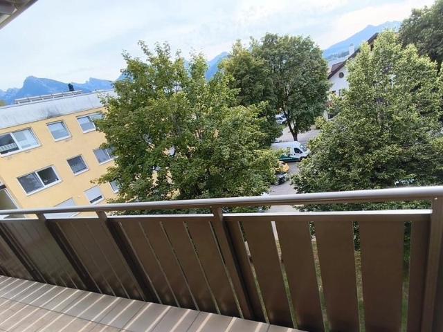 Charmante 2,5 Zimmer Wohnung mit Westbalkon Bergblick ohne Prov