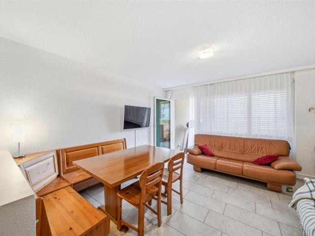 CHARMANTE 2.5 ZIMMER WOHNUNG MIT WINTERGARTEN