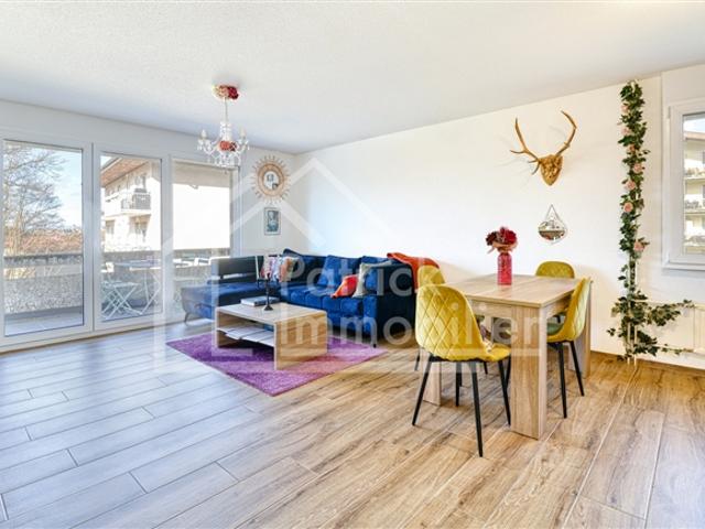 Charmante 2,5 Zimmer Wohnung im ersten Stock mit Balkon