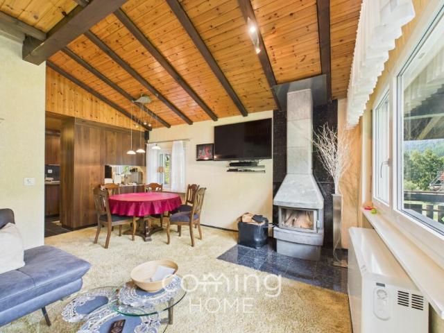 Wohnen mit Bergblick in Saas Grund 2.5 Zimmer Wohnung mit Cheminée und Balkon