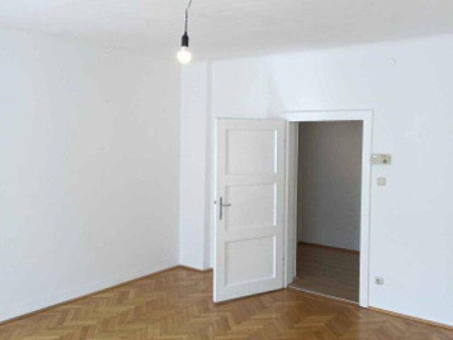 Charmante 2,5 Zimmer Altbauwohnung in Toplage