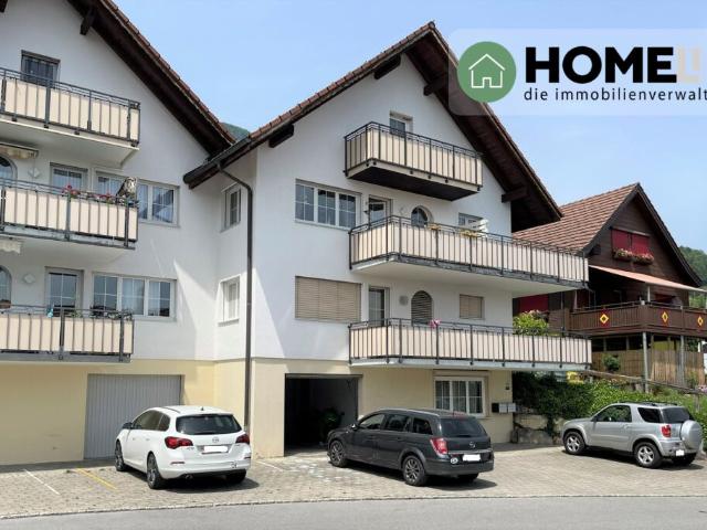 Charmante 2.5 Zimmer Attikawohnung mit Balkon zu vermieten