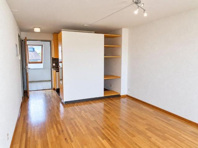 Charmante 2.5 Zimmer Dachwohnung mit Aussicht auf Langenthal