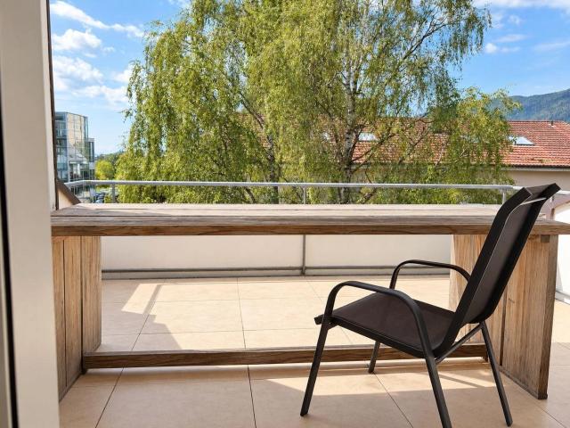 Charmante 2.5 Zimmer Dachwohnung mit Balkon in Bettlach zu vermieten!