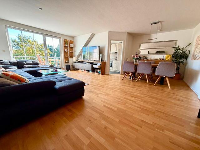 Charmante 2,5 3 Zimmer Wohnung in Düsseldorf mit Blick ins Grüne