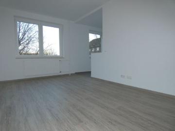 Charmante 2 Zi. Whg. mit Loggia in grüner Lage!