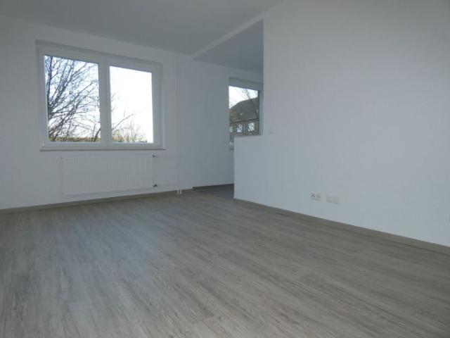 Charmante 2 Zi. Whg. mit Loggia in grüner Lage!
