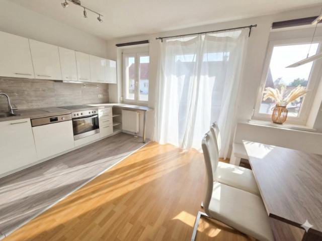 Charmante 2 Zi Wohnung mit Balkon & 2 Stellplätzen in Bisamberg
