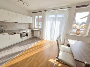 Charmante 2 Zi Wohnung mit Balkon & 2 Stellplätzen in Bisamberg