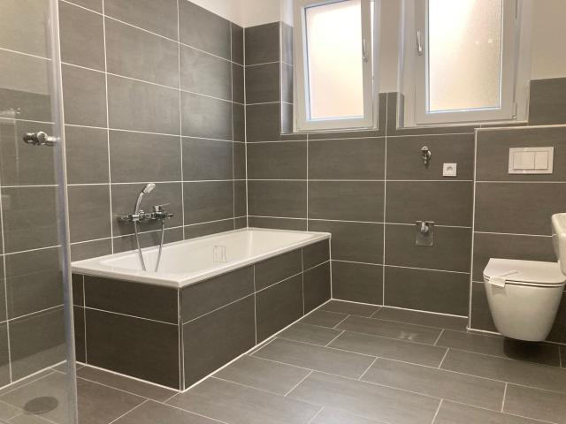 Charmante 2 Zi Wohnung mit großzügigem und modernem Tageslichtbad