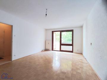 Charmante 2 Zi Wohnung mit Loggia in 1200 Wien, U Bahn Nähe, renovierungsbedürftig
