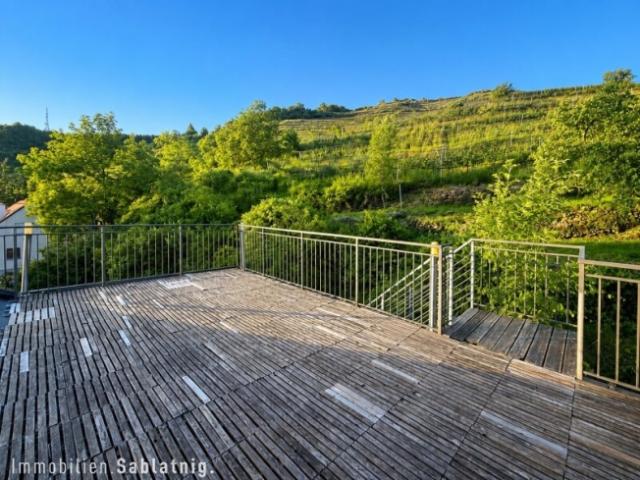 Charmante 2 Zi Wohnung in Imbach mit Terrasse, Garage & moderner Einbauküche!