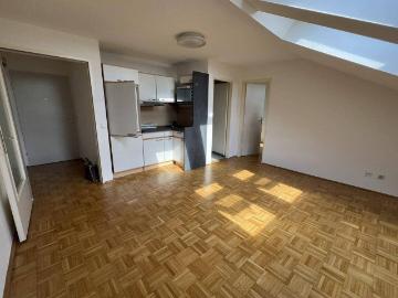 Charmante 2 Zi Dachgeschoßwohnung in Traun