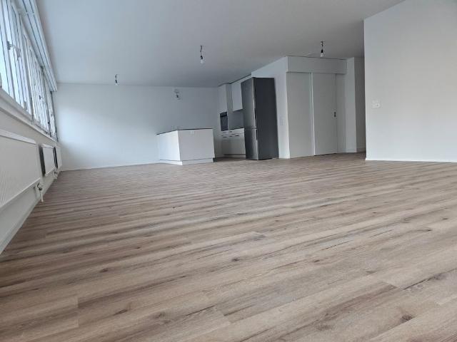 Charmante 2 Zimmerwohnung an der Bahnhofstrasse in Sisikon