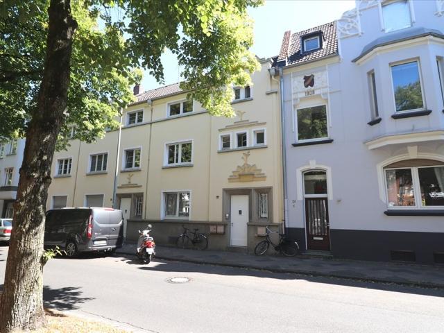 Charmante 2 Zimmer Altbauwohnung, Erstbezug nach Sanierung, KR Gutenbergstr