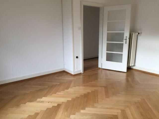 Charmante 2 Zimmer Altbauwohnung in zentraler Lage