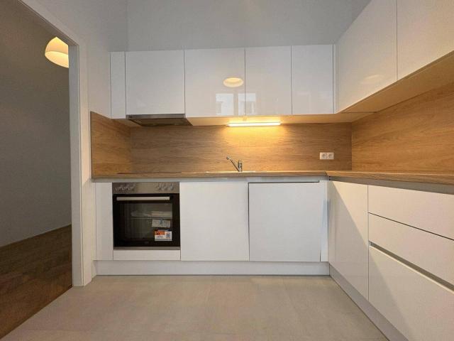 Charmante 2 Zimmer Altbauwohnung in ruhiger Innenhoflage