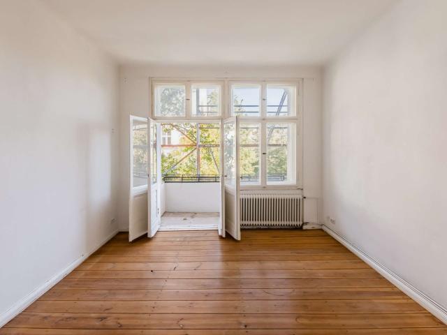 Charmante 2 Zimmer Altbauwohnung mit Balkon nahe Maybachufer