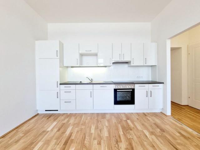 Charmante 2 Zimmer Altbauwohnung mit Lift